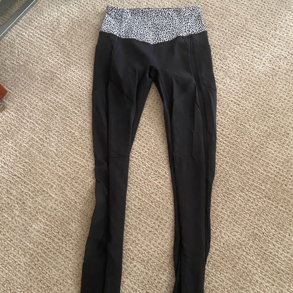 black lululemon leggings
